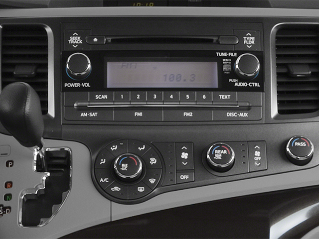 2014 Toyota Sienna LE Mobility Auto Access