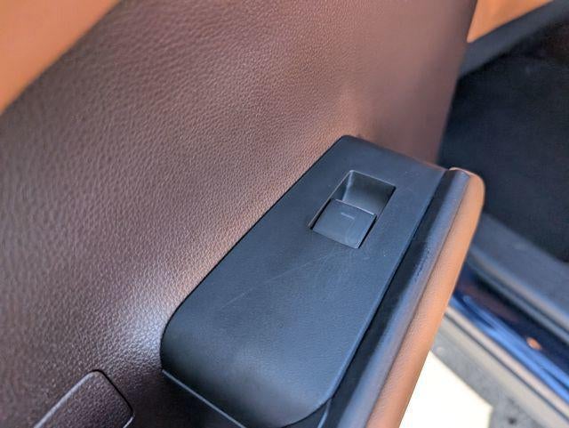 2022 Toyota Highlander Hybrid Platinum