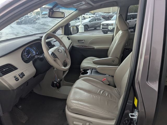 2011 Toyota Sienna XLE