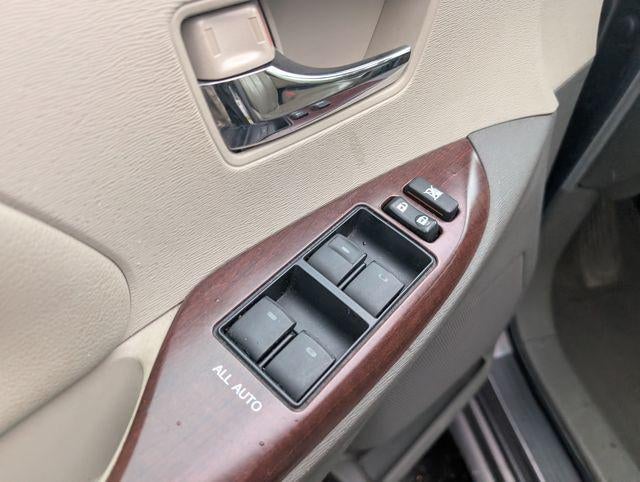 2011 Toyota Sienna XLE