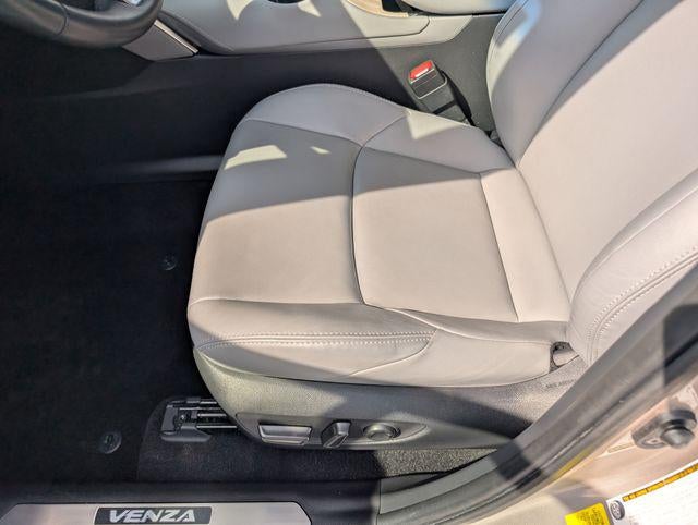 2023 Toyota Venza XLE