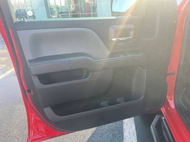 2018 Chevrolet Silverado 1500 4WD Double Cab 143.5" Custom