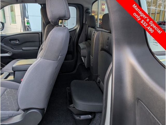 2025 Nissan Frontier SV