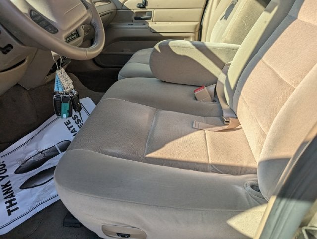 2004 Ford Crown Victoria LX