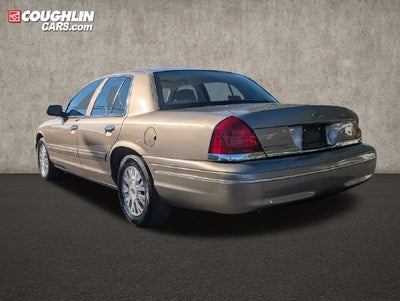 2004 Ford Crown Victoria LX
