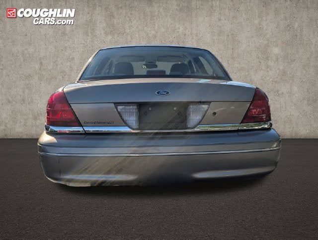 2004 Ford Crown Victoria LX