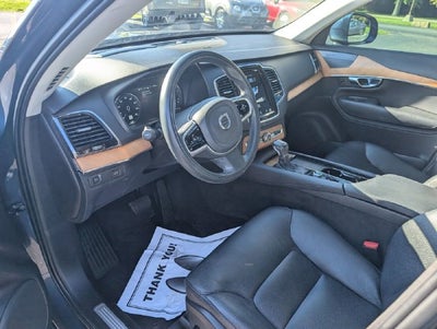 2021 Volvo XC90 Momentum