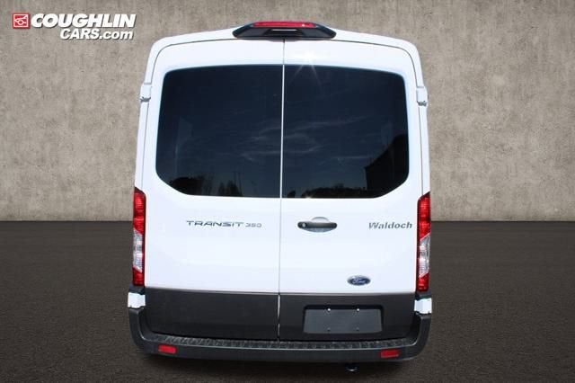 2024 Ford Transit Passenger Wagon XL