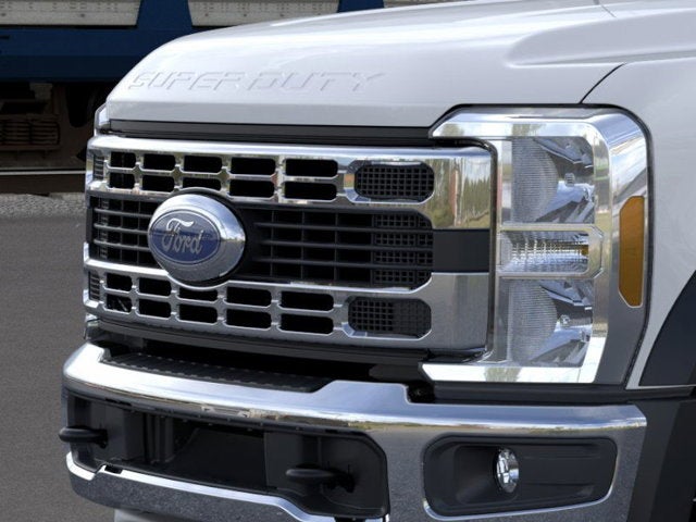 2025 Ford Super Duty F-600 DRW XL