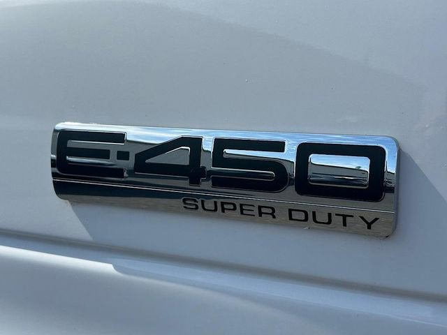 2024 Ford E-Series Cutaway Base