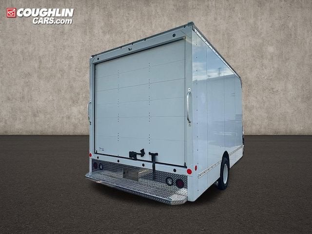 2024 Ford E-Series Cutaway Base