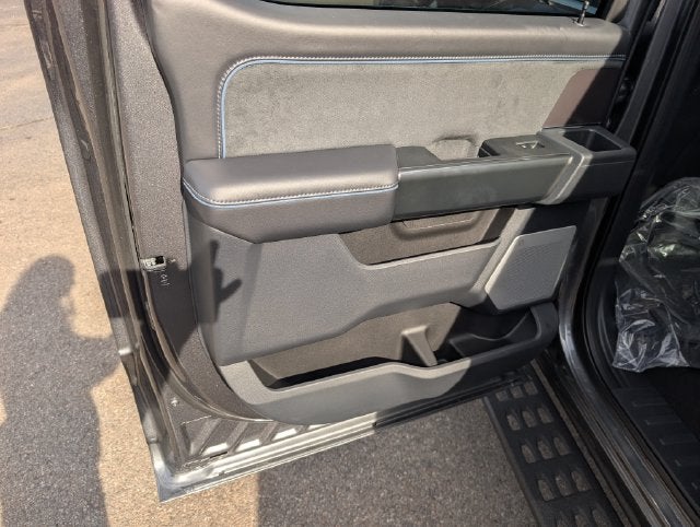 2027 Ford F-350SD Platinum
