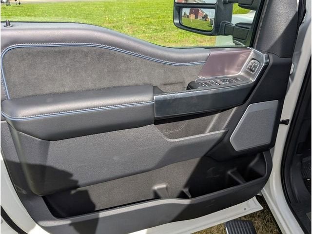 2026 Ford Super Duty F-350 Platinum