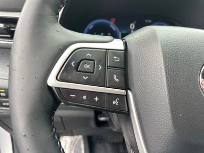 2025 Toyota Highlander Hybrid Platinum