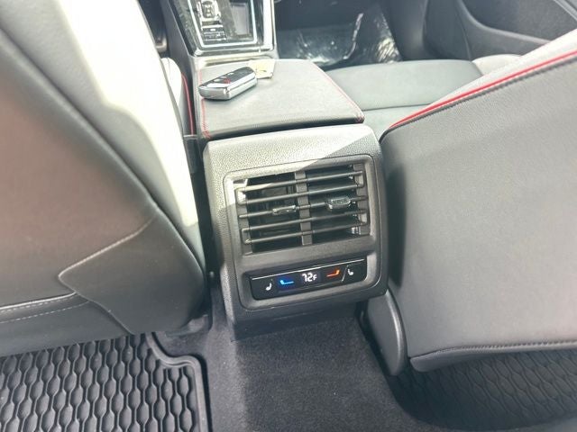 2024 Volkswagen Golf GTI Autobahn