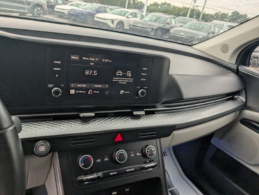 2022 Kia Carnival LXS