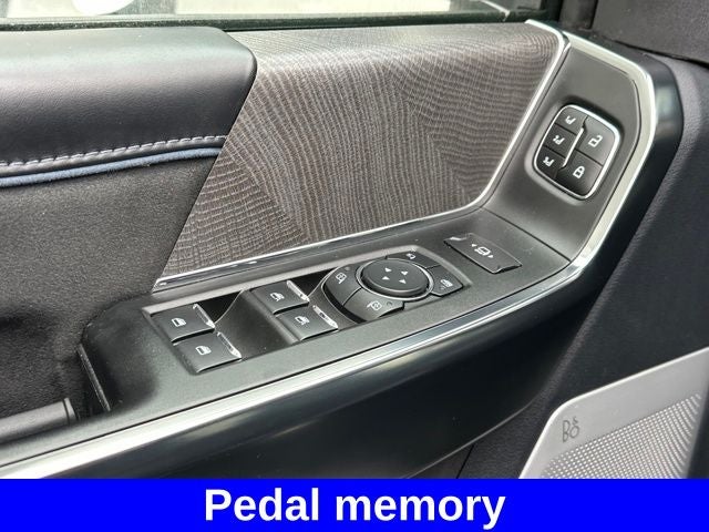 2025 Ford F-350SD Platinum