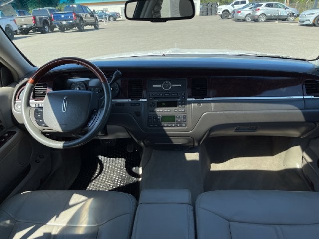 2007 Lincoln Town Car Signature Limited