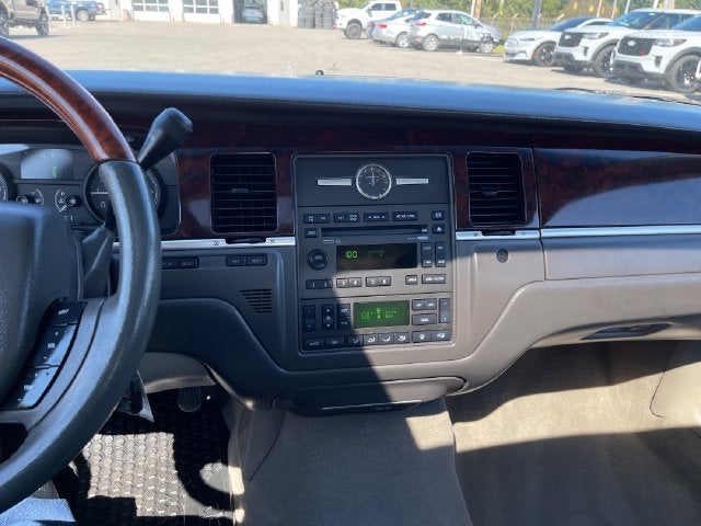 2007 Lincoln Town Car Signature Limited