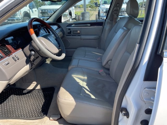 2007 Lincoln Town Car Signature Limited