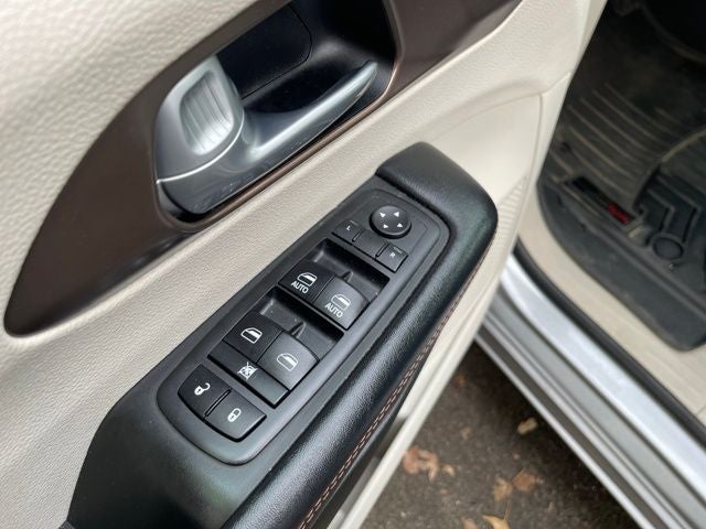 2017 Chrysler Pacifica Touring L