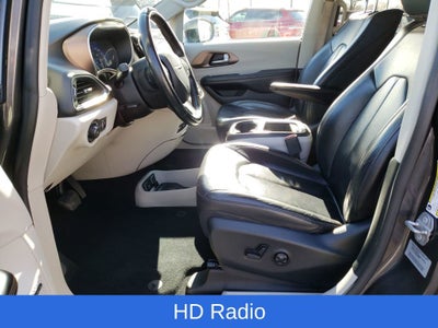 2017 Chrysler Pacifica Touring L Plus