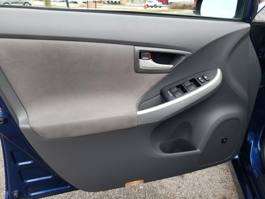 2010 Toyota Prius III