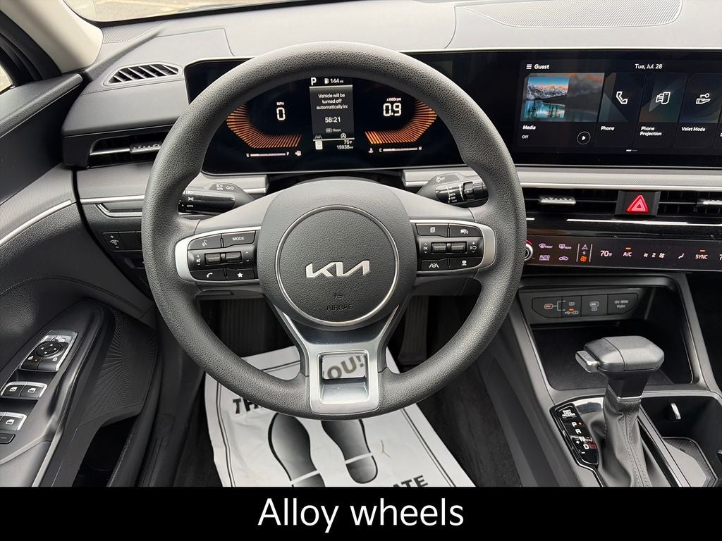 2025 Kia K5 LXS