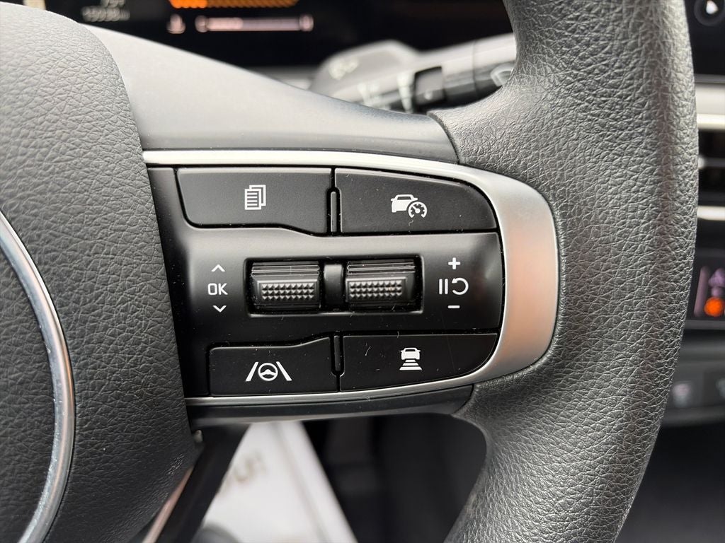 2025 Kia K5 LXS