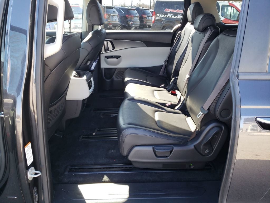 2022 Kia Carnival LXS