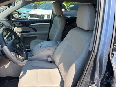 2015 Toyota Highlander LE V6