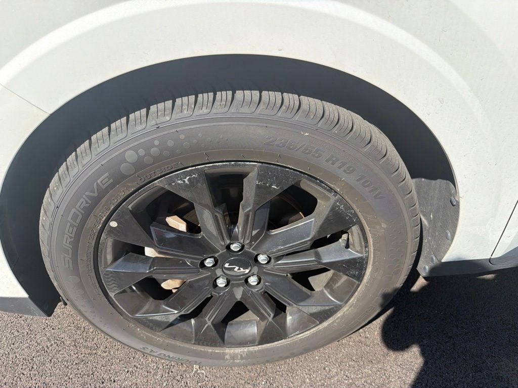 2024 Kia Carnival SX