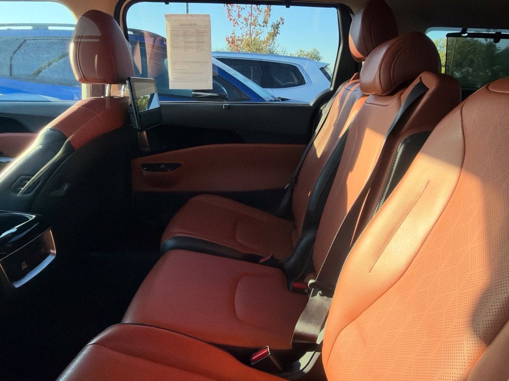 2022 Kia Carnival SX