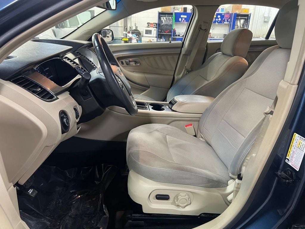 2018 Ford Taurus SEL