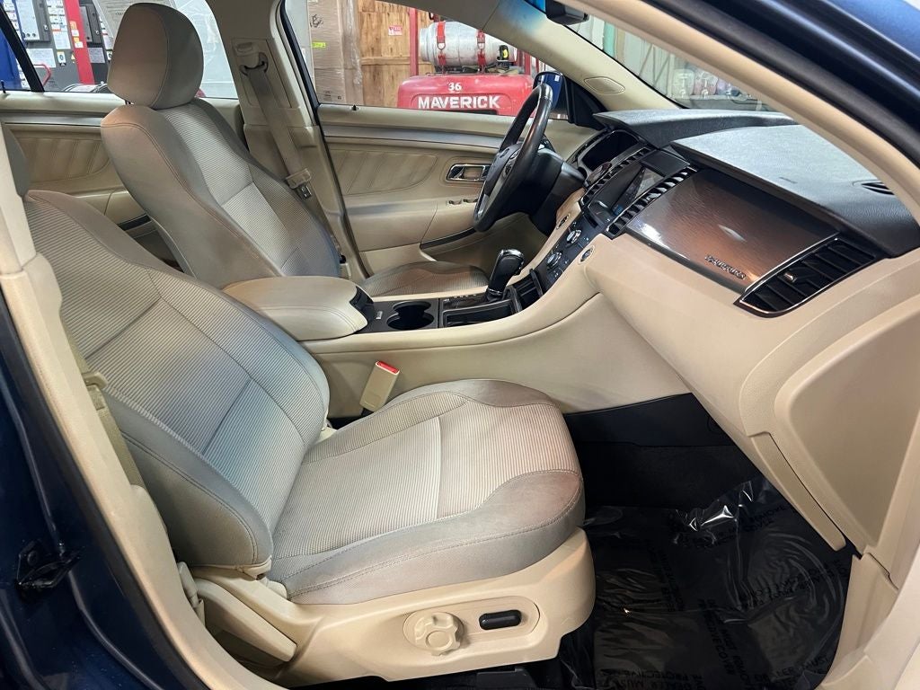 2018 Ford Taurus SEL