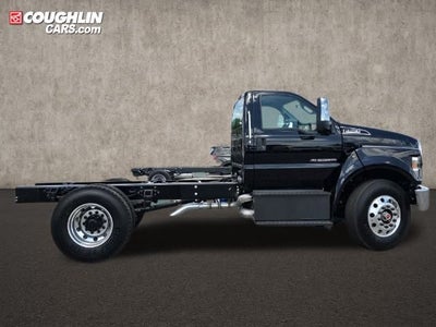 2025 Ford Super Duty F-750 Base