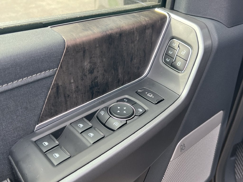 2027 Ford F-350SD Lariat