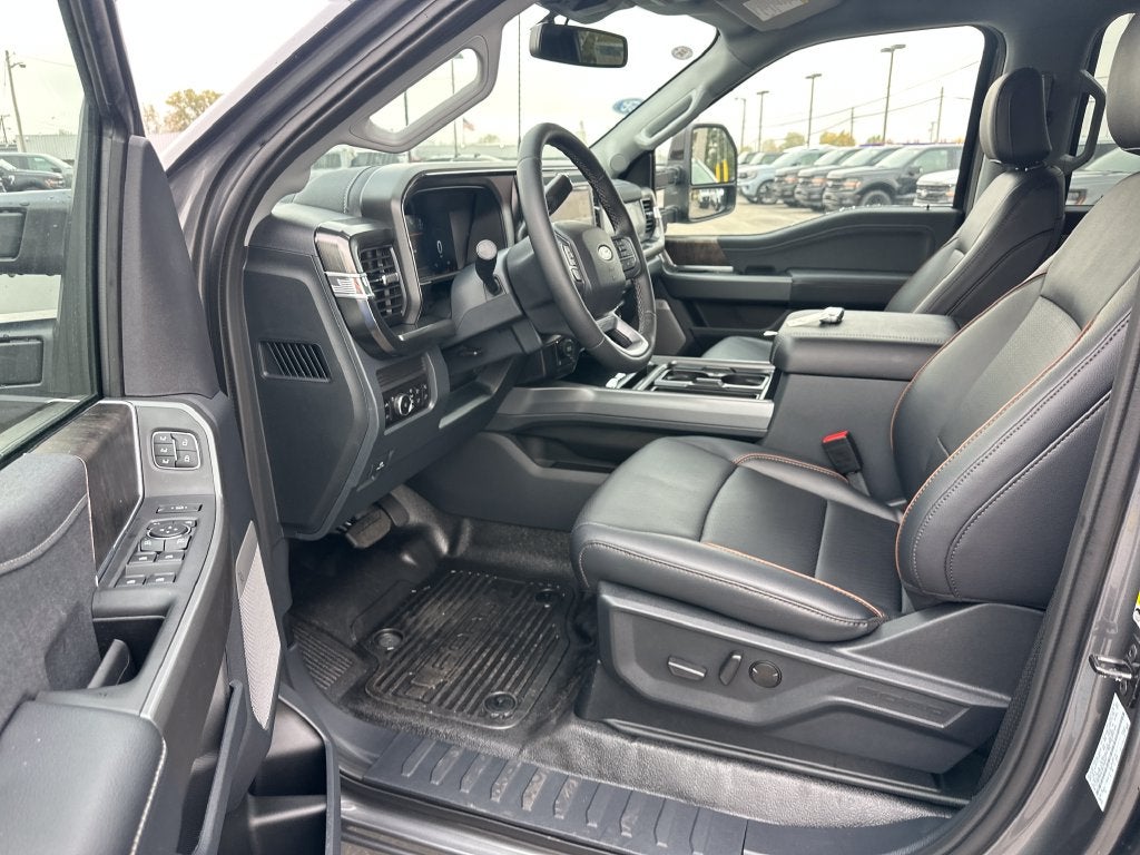 2027 Ford F-350SD Lariat