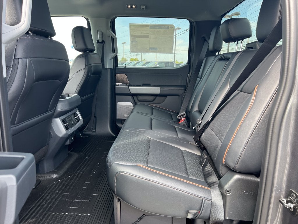 2027 Ford F-350SD Lariat
