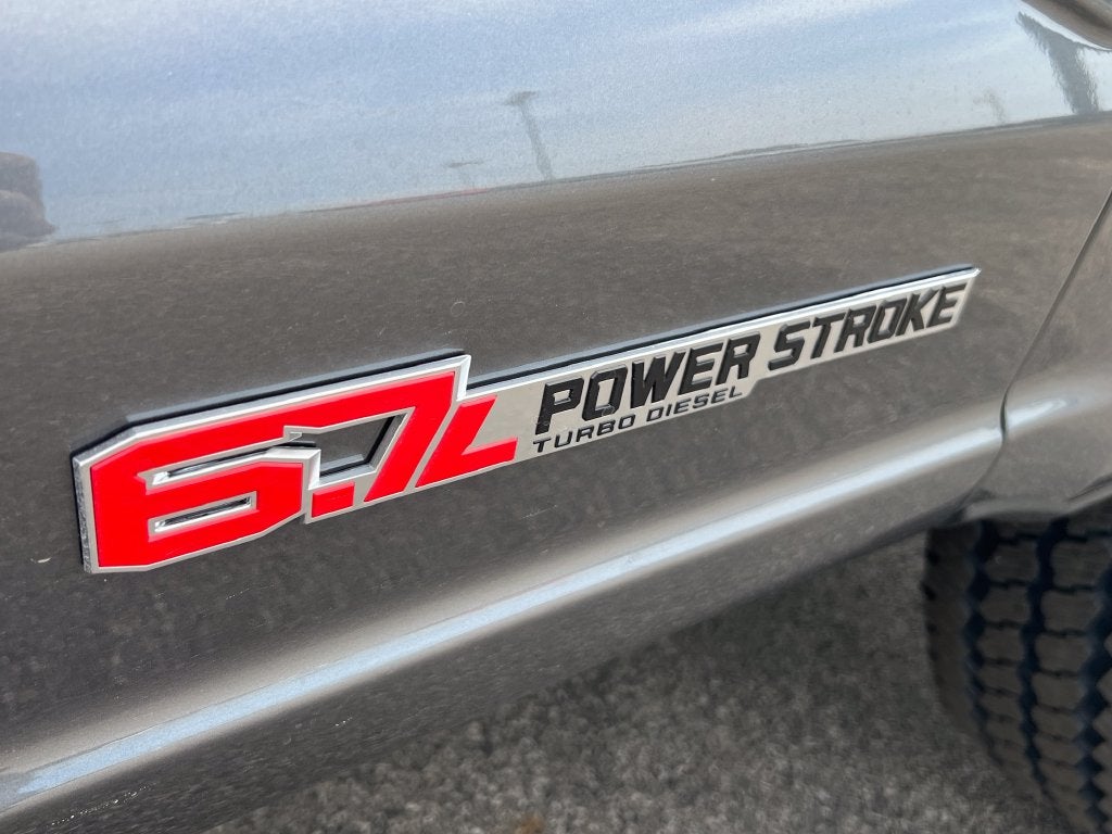 2027 Ford F-350SD Lariat