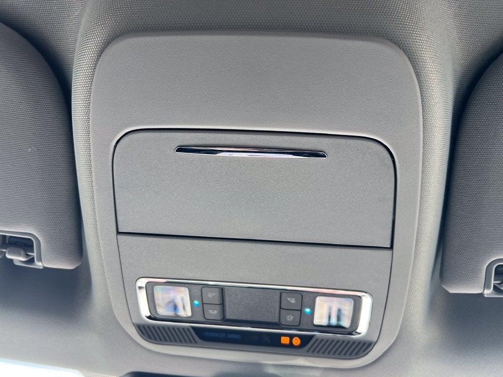 2027 Ford F-350SD Lariat