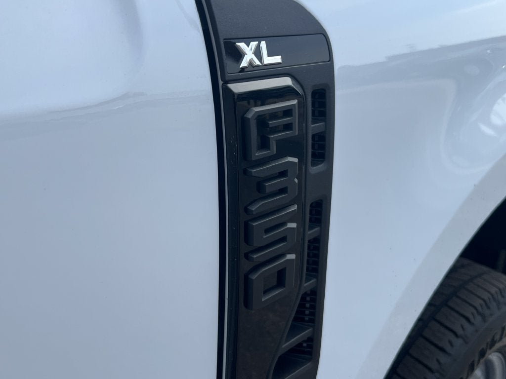 2027 Ford F-350SD XL