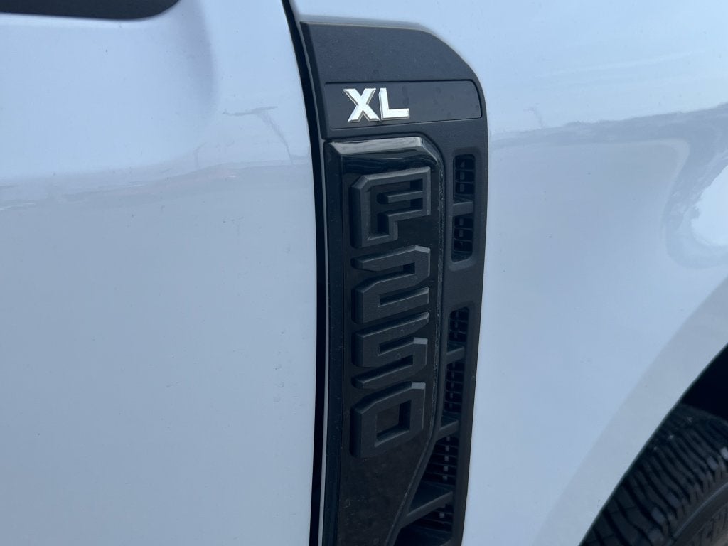 2027 Ford F-250SD XL