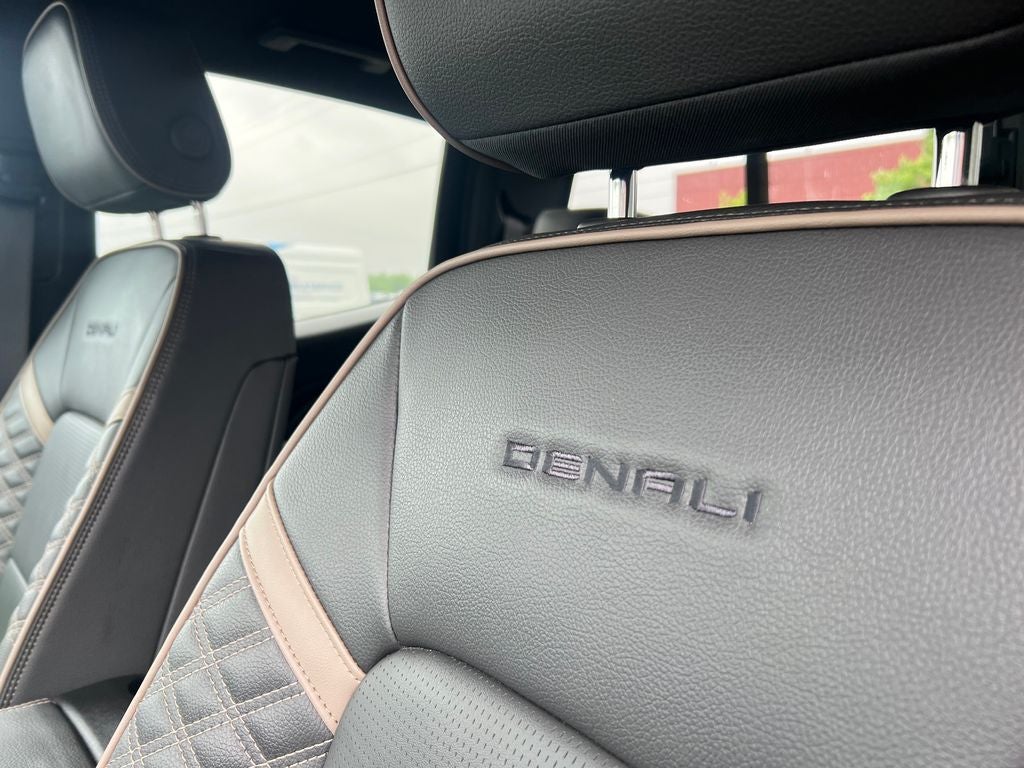 2023 GMC Canyon Denali