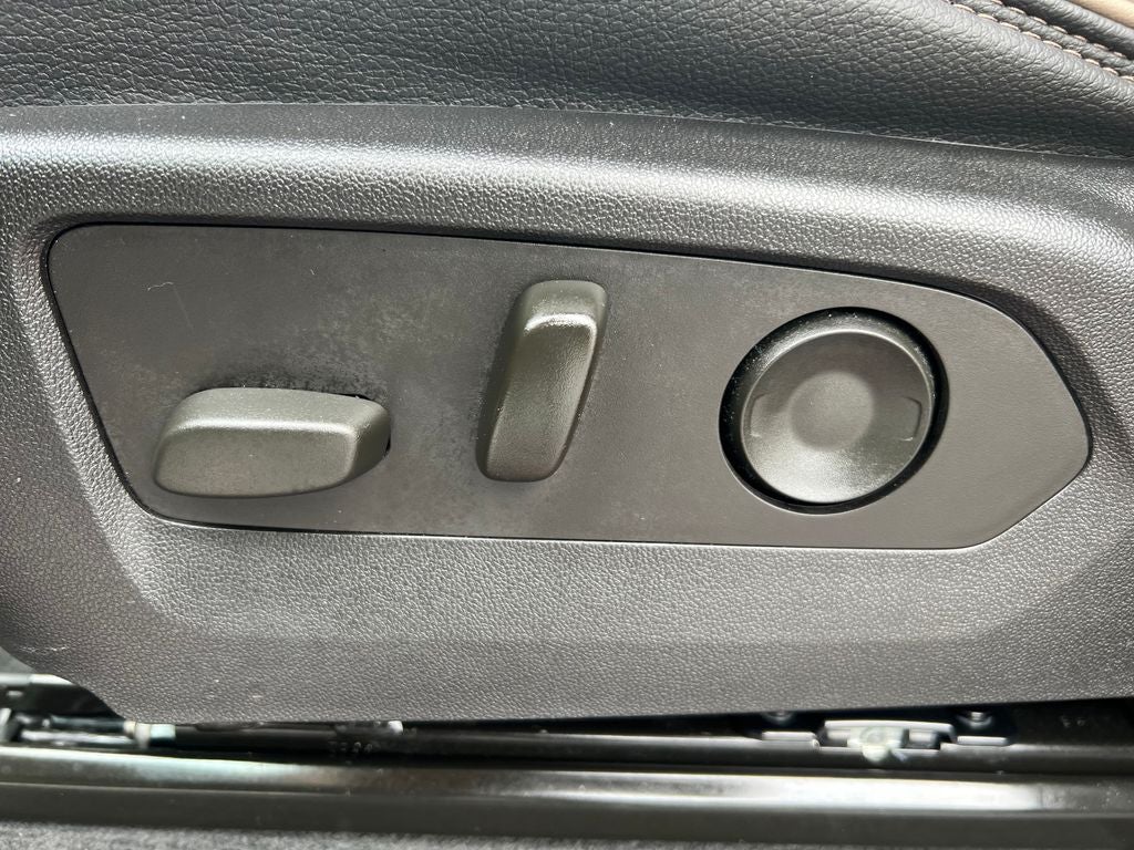 2023 GMC Canyon Denali