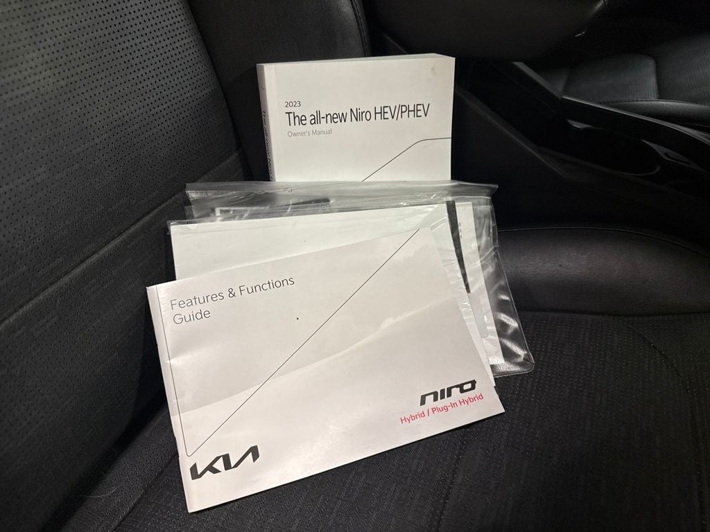 2023 Kia Niro Plug-In Hybrid SX