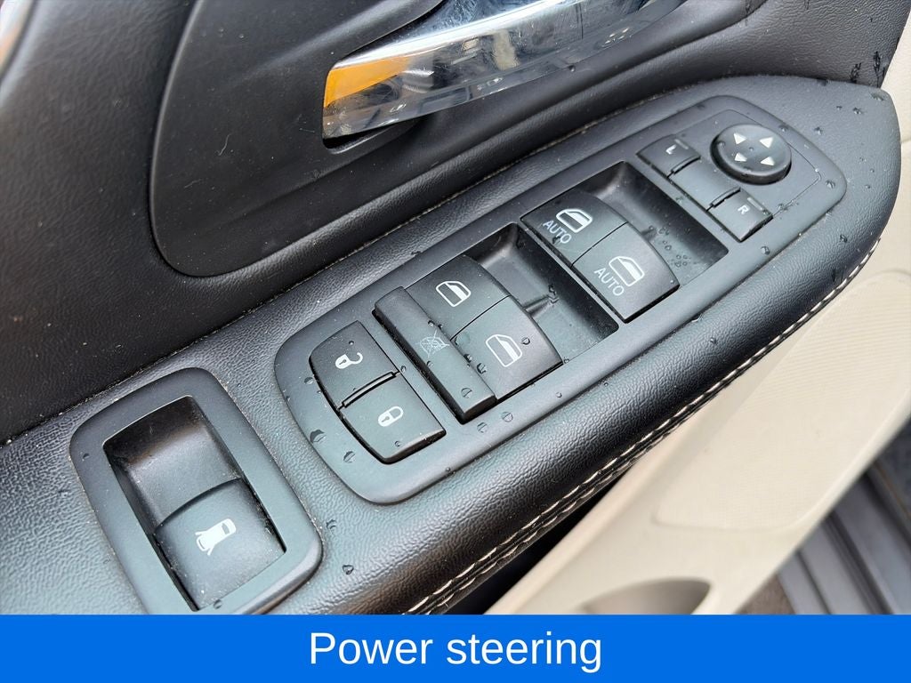 2016 Chrysler Town & Country Touring