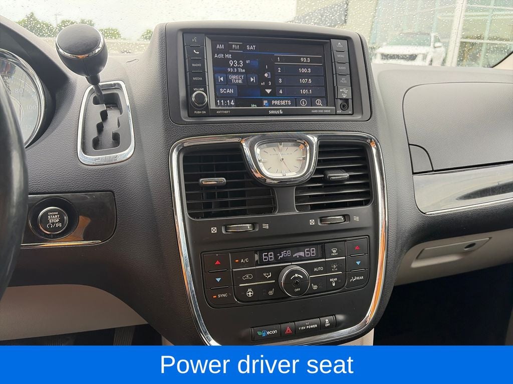 2016 Chrysler Town & Country Touring