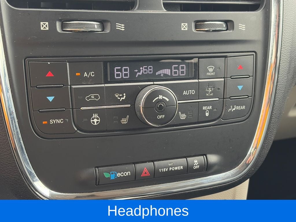 2016 Chrysler Town & Country Touring