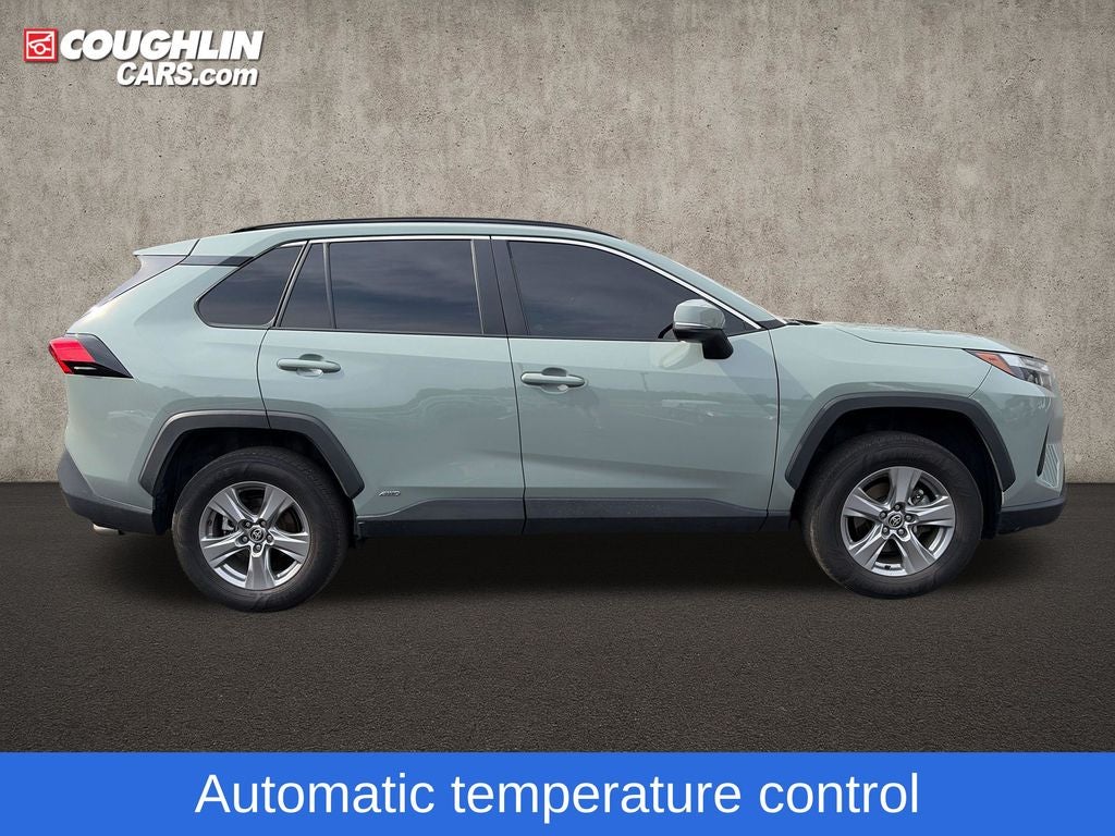 2022 Toyota RAV4 Hybrid XLE